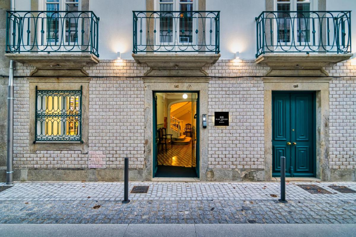 Flag Design Hotel - Housity