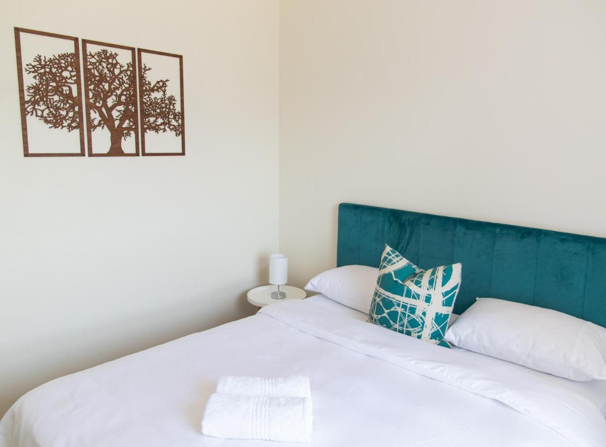 Comfy 2bed 2bath in a Secure golf estate WIFI - Housity