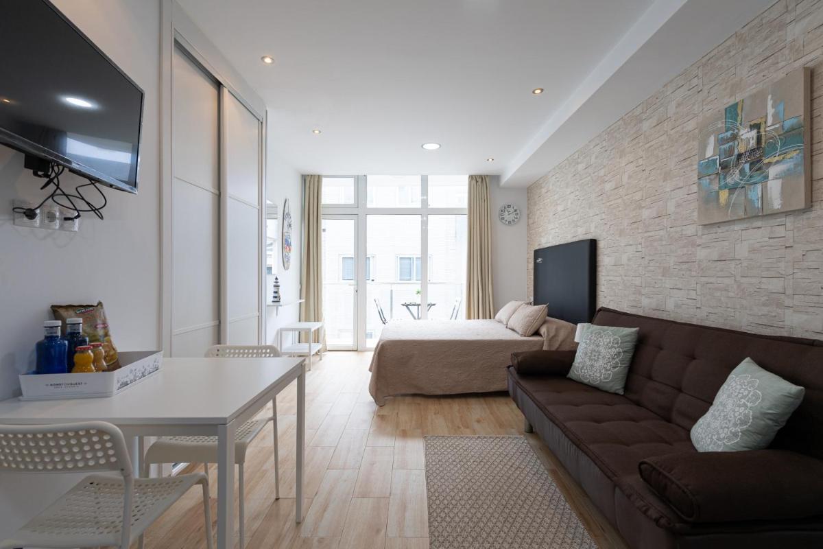 HomeForGuest Studio Westerling Beach by Las Canteras - Housity