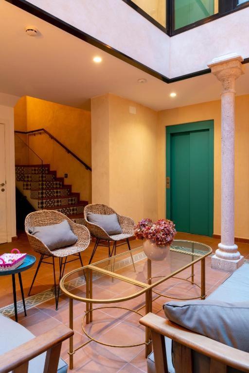Suites San Pablo - Housity