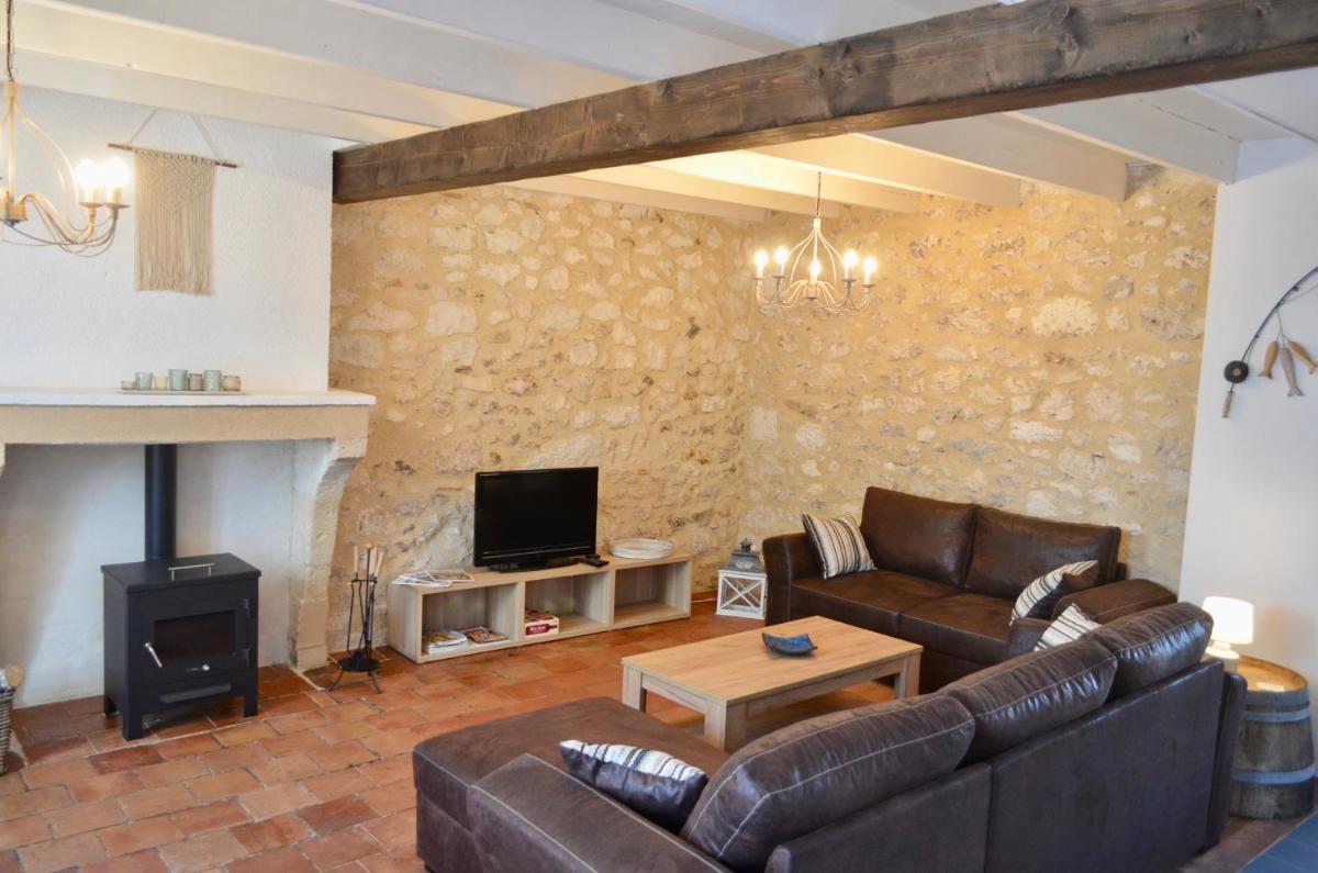 A Beautiful 3 Bedroom Gem on the Banks of the River Dordogne - Housity