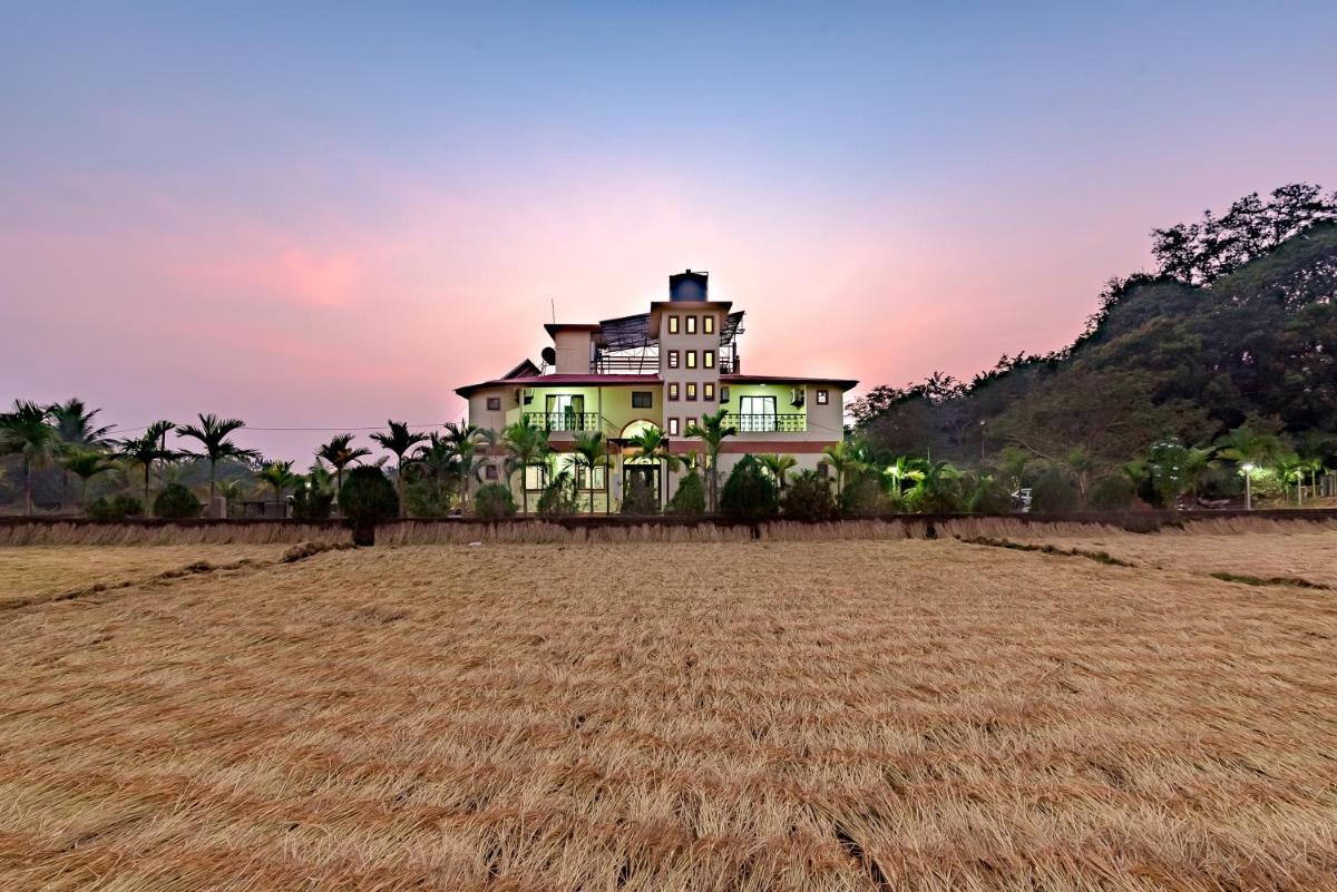 SaffronStays Ocean Breeze, Guhagar - Housity