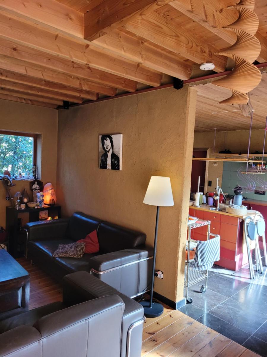 Purple Papillon - Housity