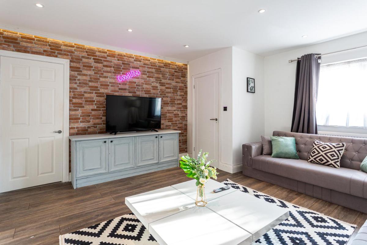 Hamlet Mews by Sorted Stay - Housity