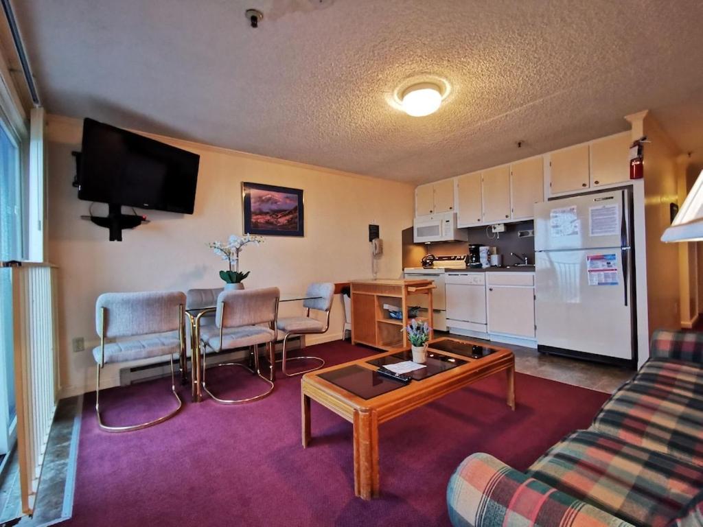 Enjoy the Long Range View, Ski in n out Top of the Mountain condo - Housity