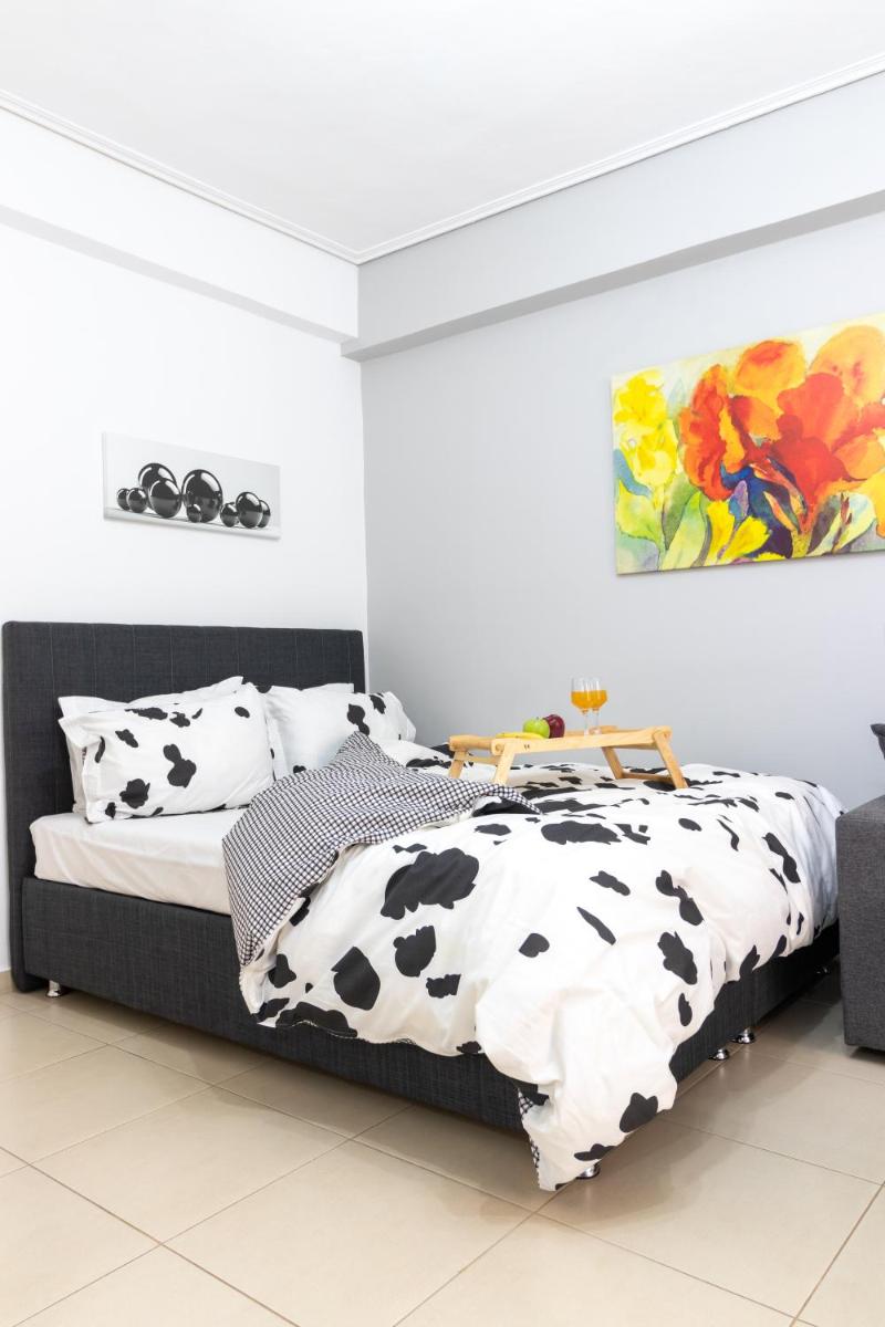 C3 Modern Spartan Apartment - Housity