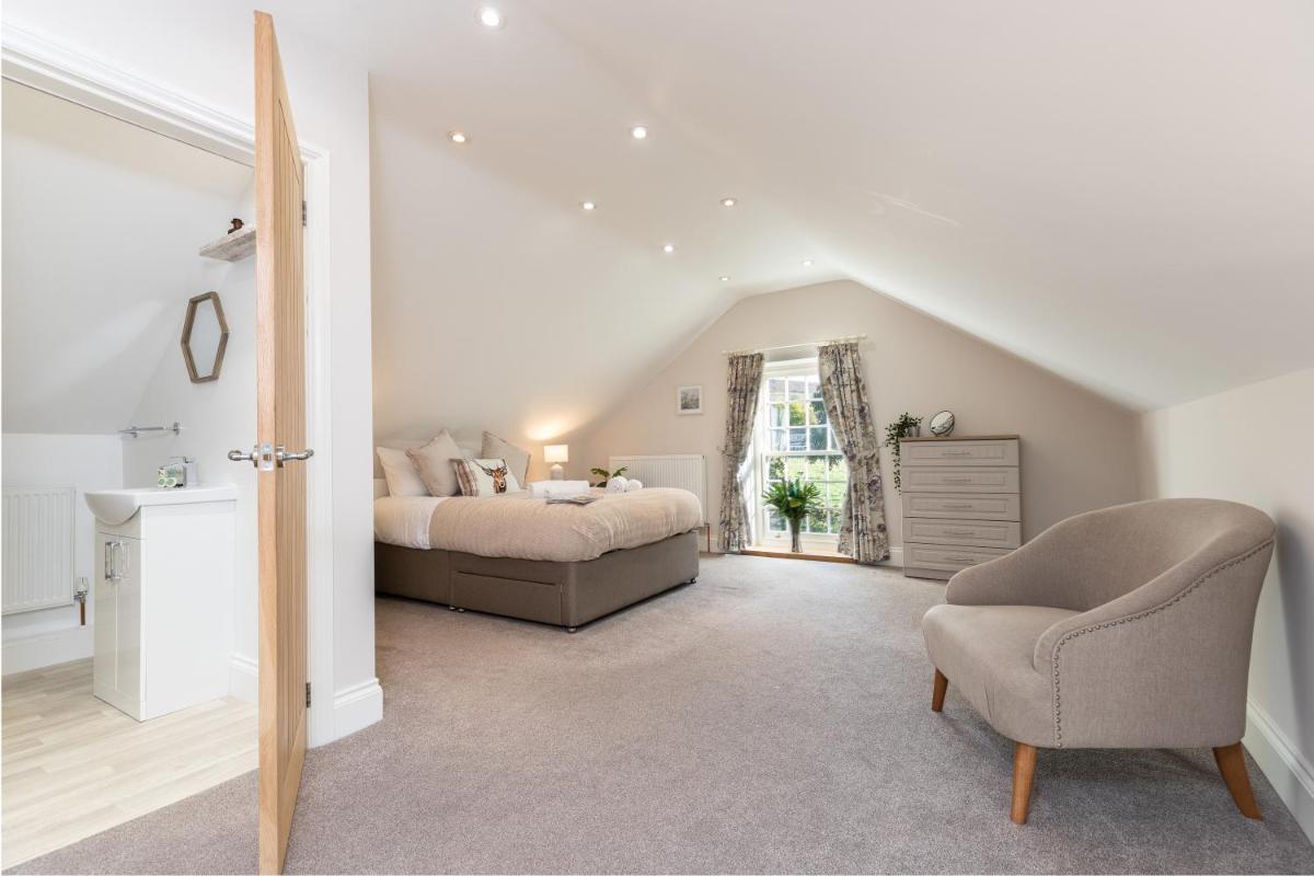 The Byre - Housity