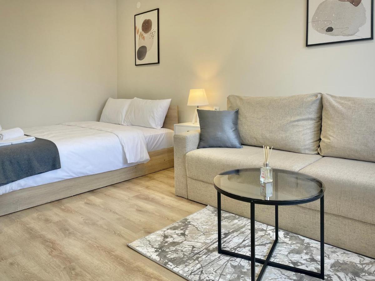 Elegant Studio for 4 Persons in Center & Parking - Housity
