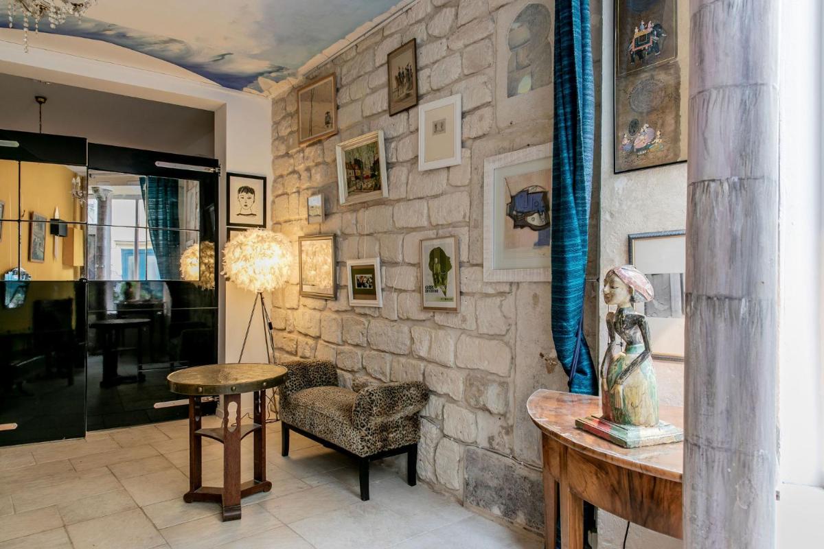 Montmartre Apartments - Androuet - Housity