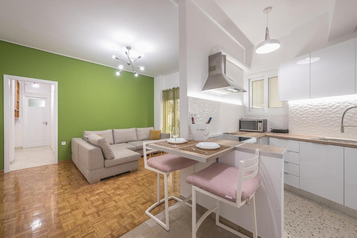 Suitetrails - Stylish Luxury Apartment at Ampelokipi metro station