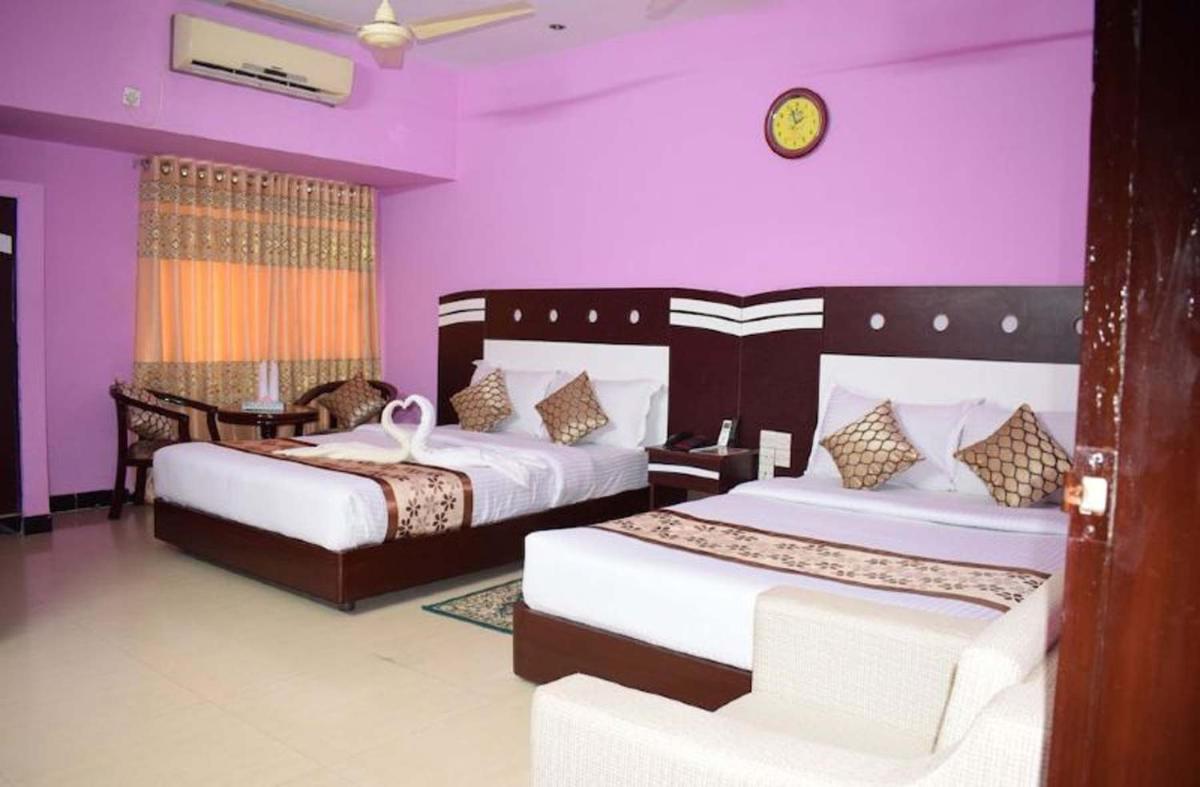 Hotel Regal Palace - Housity