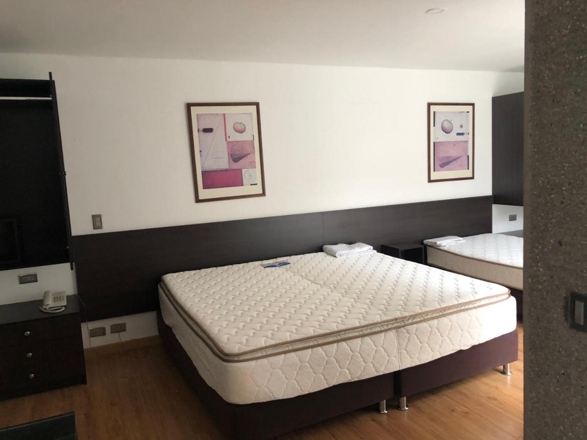 22 SuitGold - Housity