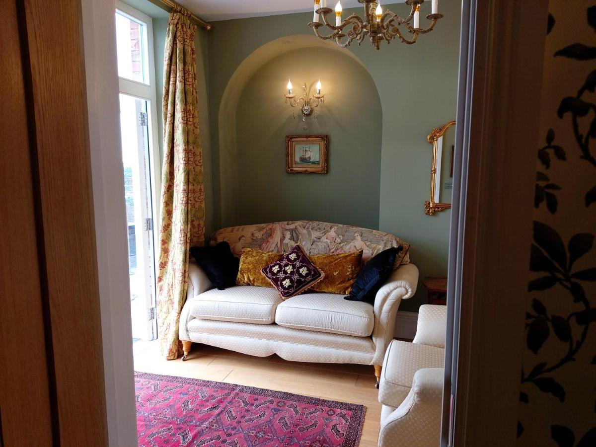 The Rector's Retreat at the Old Vicarage - Housity
