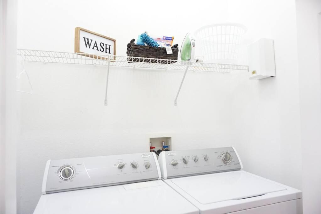 NEW LUXURY VACATION DREAM RENTAL- SLEEPS 15! - Housity