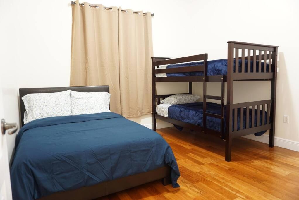 NEW LUXURY VACATION DREAM RENTAL- SLEEPS 15! - Housity