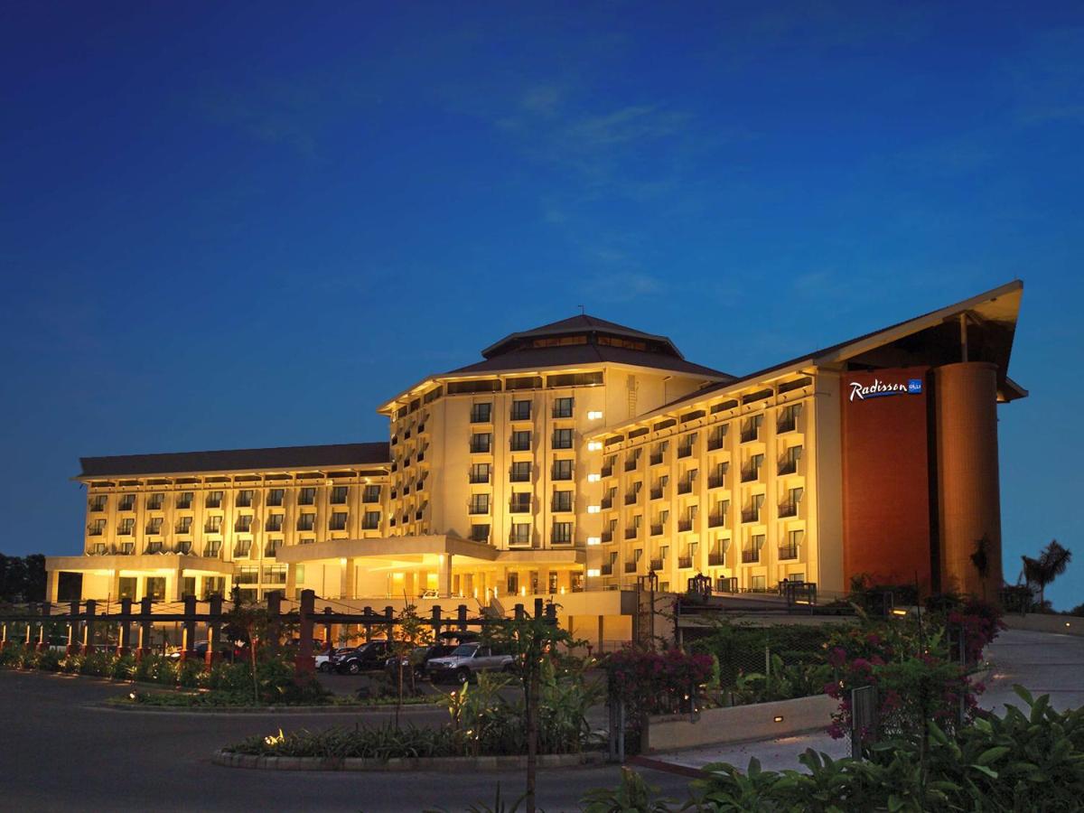 Suitetrails - Radisson Blu Dhaka Water Garden
