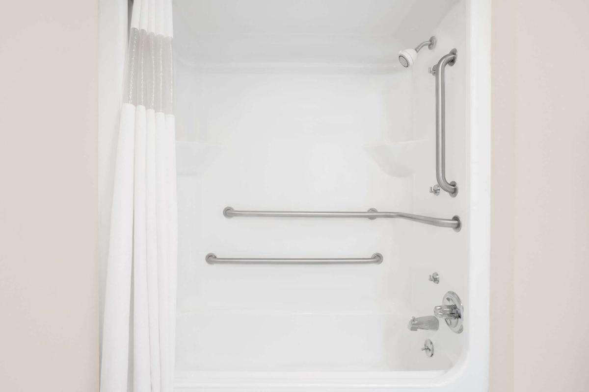 Days Inn by Wyndham Eufaula AL - Housity