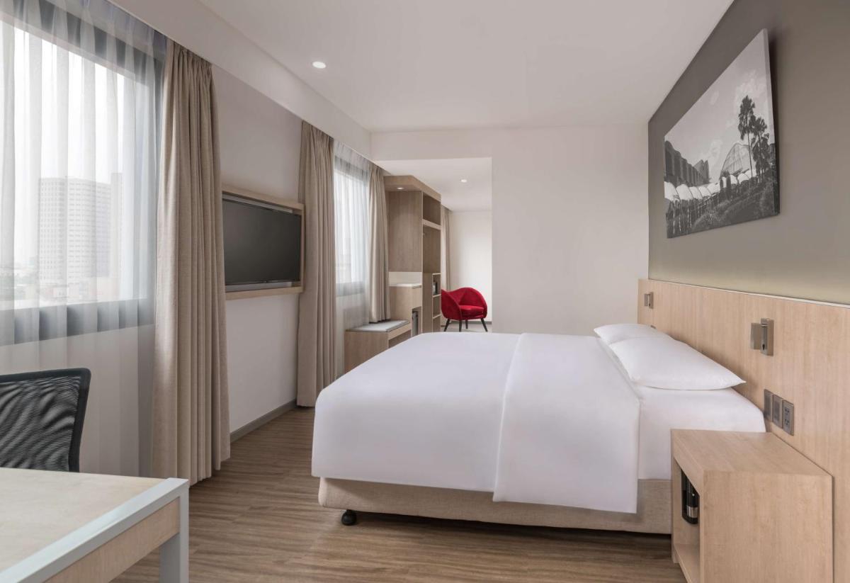 Suitetrails - Park Inn by Radisson North Edsa