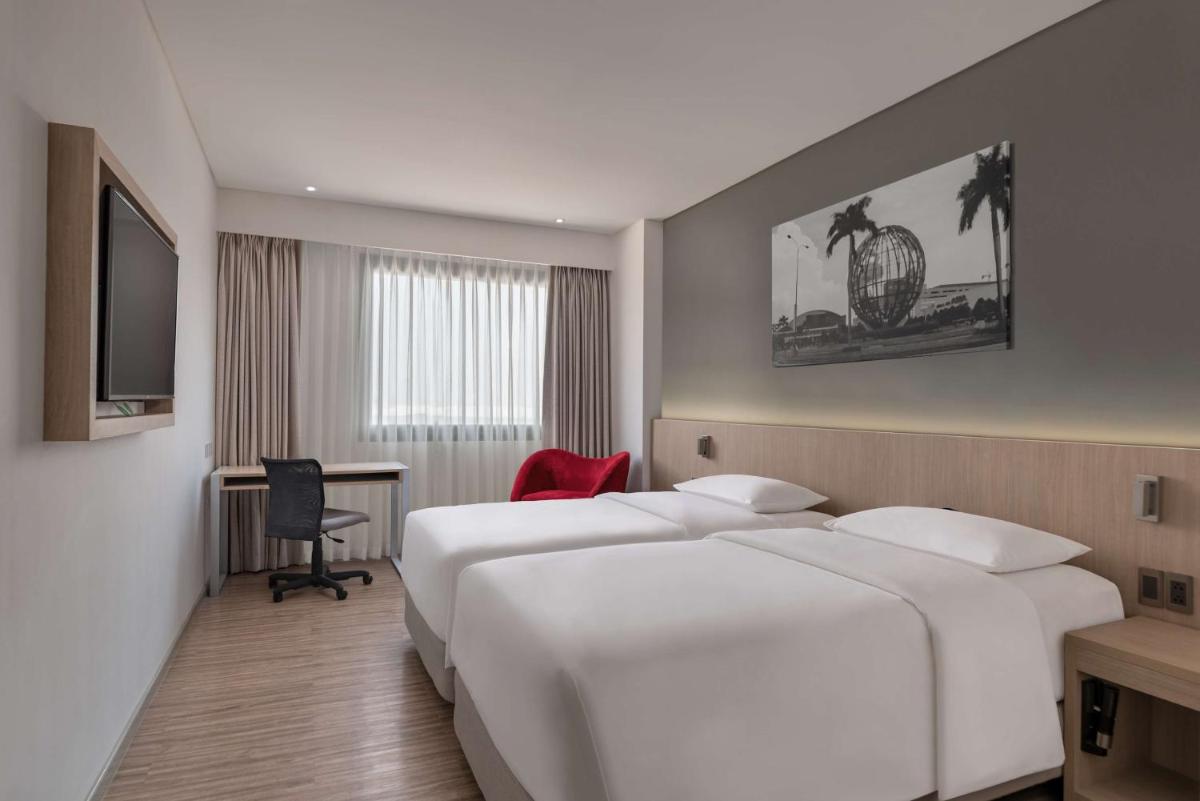 Suitetrails - Park Inn by Radisson North Edsa