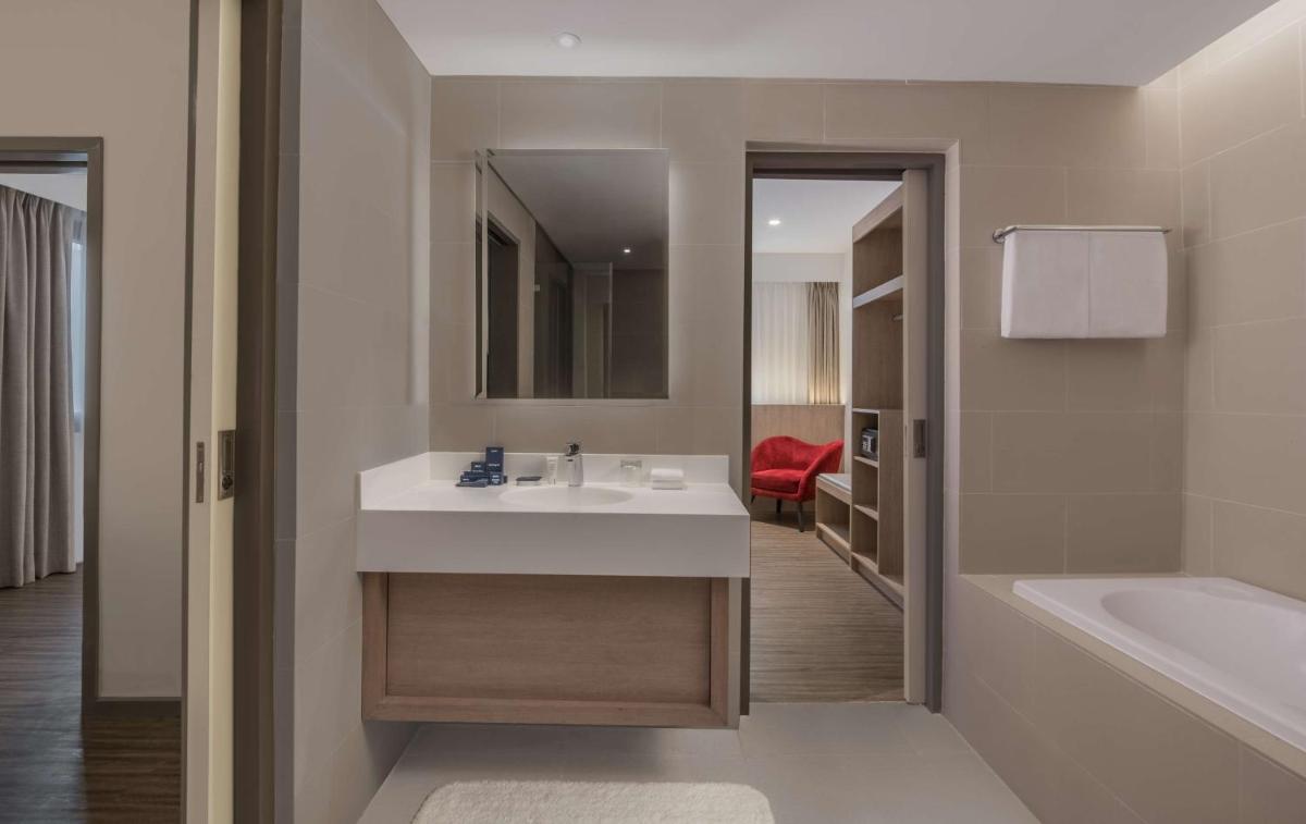 Park Inn by Radisson North Edsa - Housity