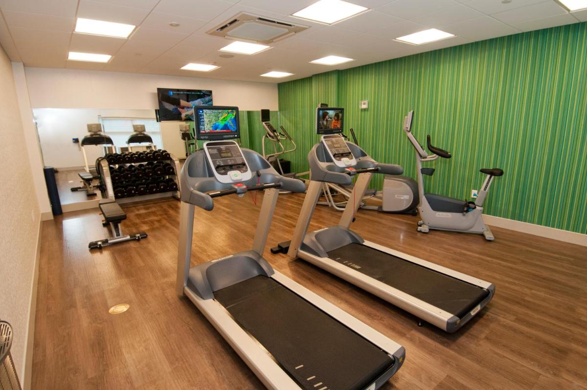 Holiday Inn Express & Suites Johnstown, an IHG Hotel - Housity