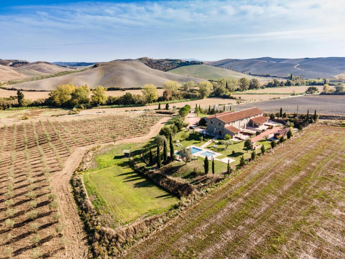 Appartamento in casale con piscina Casa I Pavoni - Housity