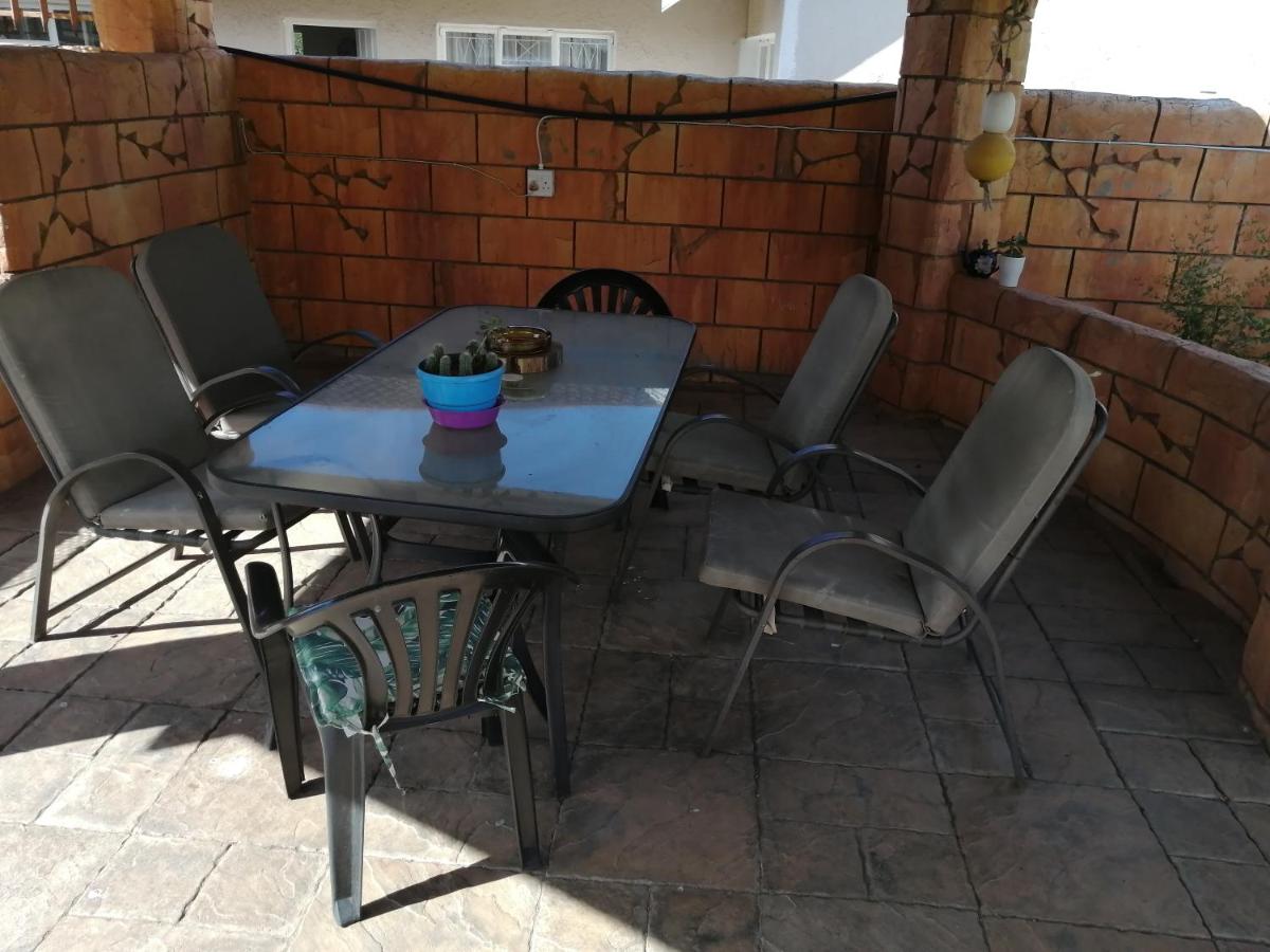 Midway Overnight Rooms - Housity