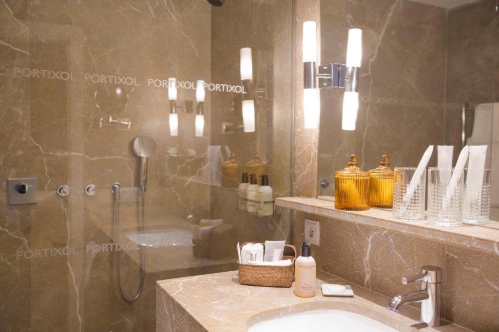 Un baño de Portixol Hotel & Restaurant