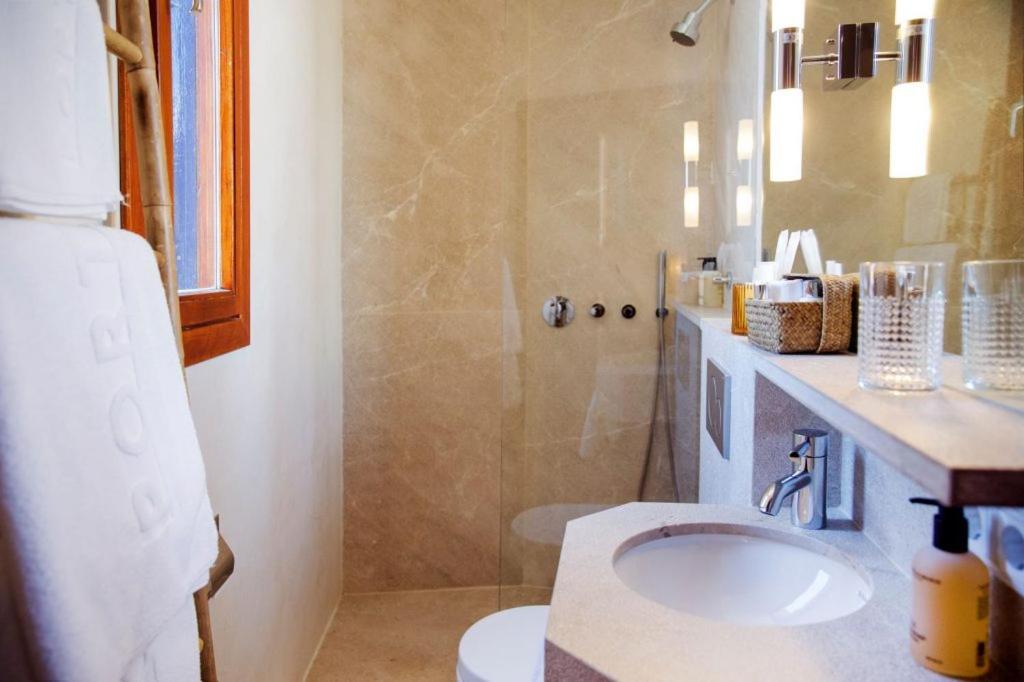 Un baño de Portixol Hotel & Restaurant