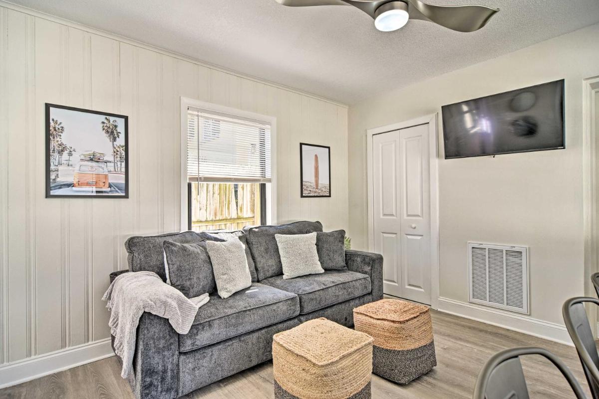 2 Conjoined Units - Steps From Madeira Beach! - Housity