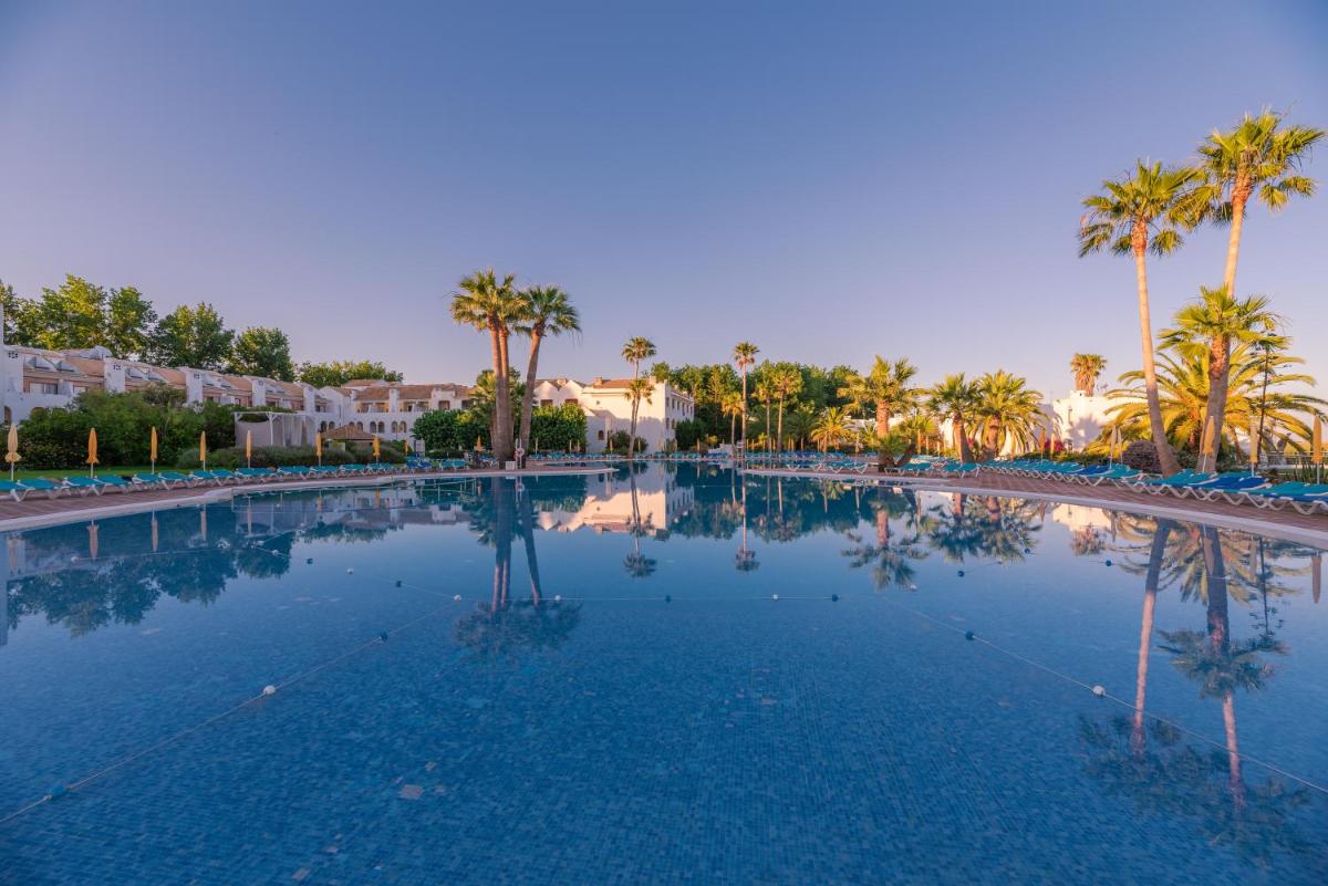 A piscina em ou perto de Golden Club Cabanas