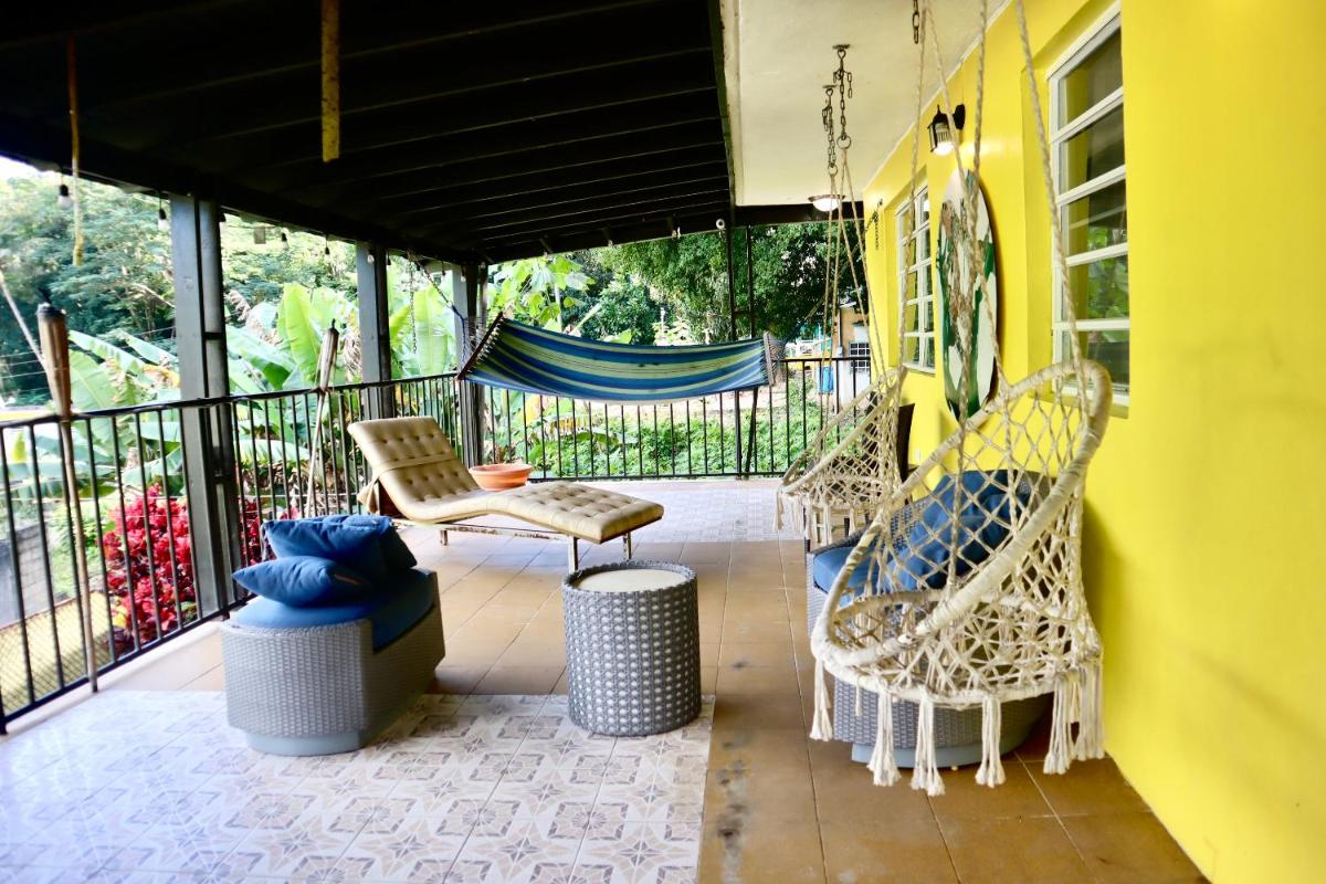 Vega Baja, Country side - Sleeps up to 36, 6BR & 3BA - Housity