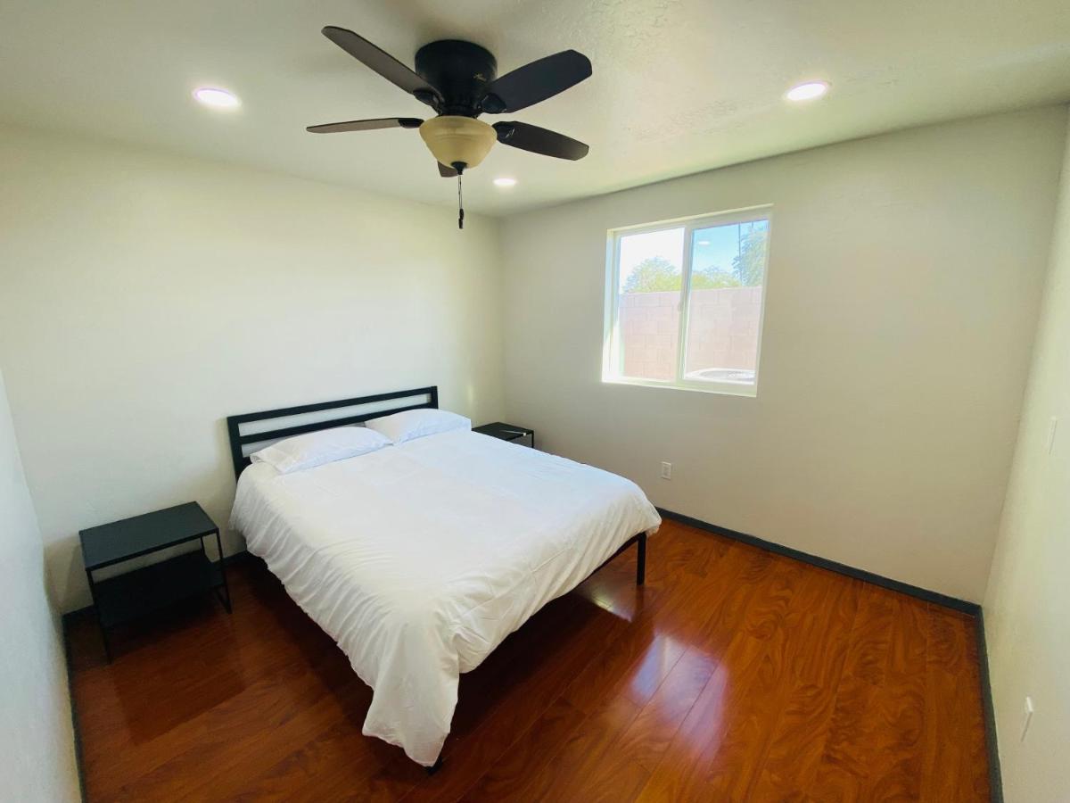 Amazing Mesa Home with Basement! Sleeps 18! - Housity