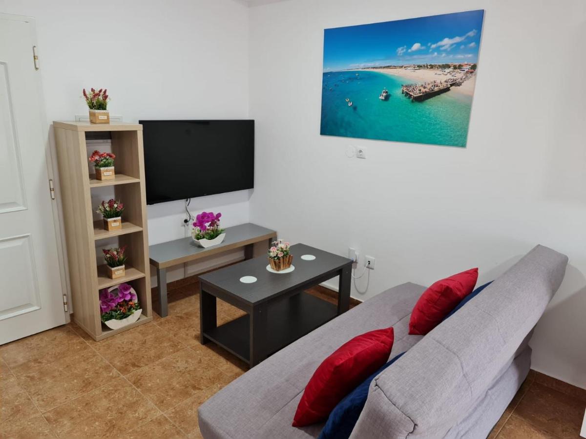 Franmay Apartments - 7 modern apartments near the beach & city, perfect for nomads, travellers, families, watersports! - Housity