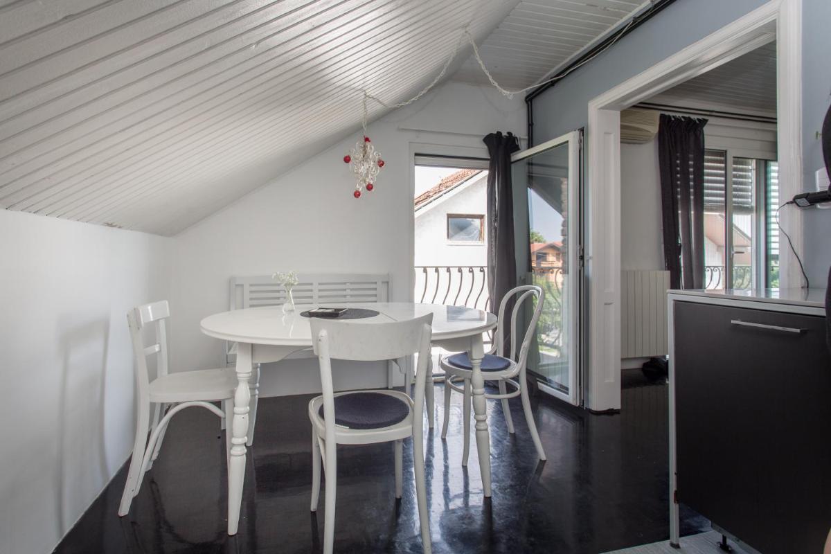 Lovely 3-bedroom Skyline Apartment - Housity