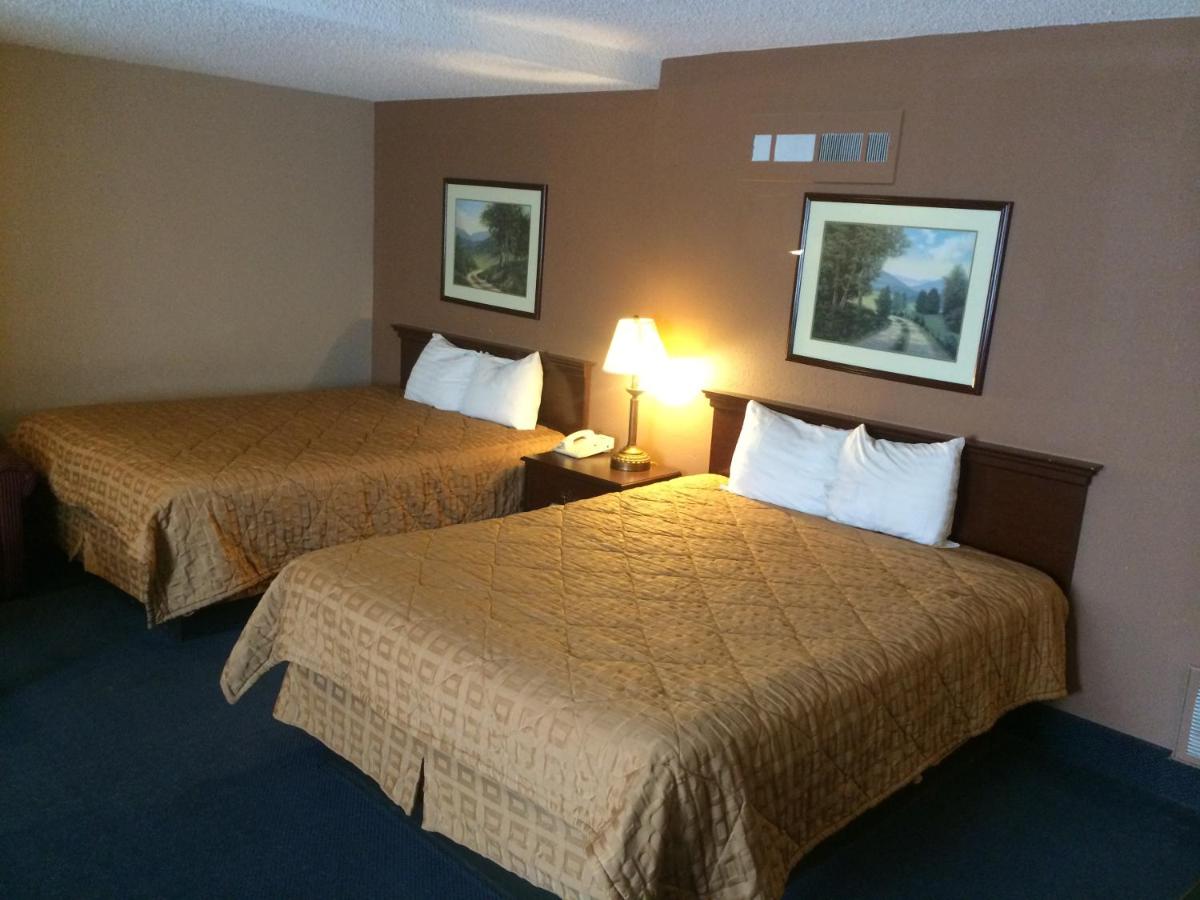 Sunflower Inn & Suites - Garden City - Housity