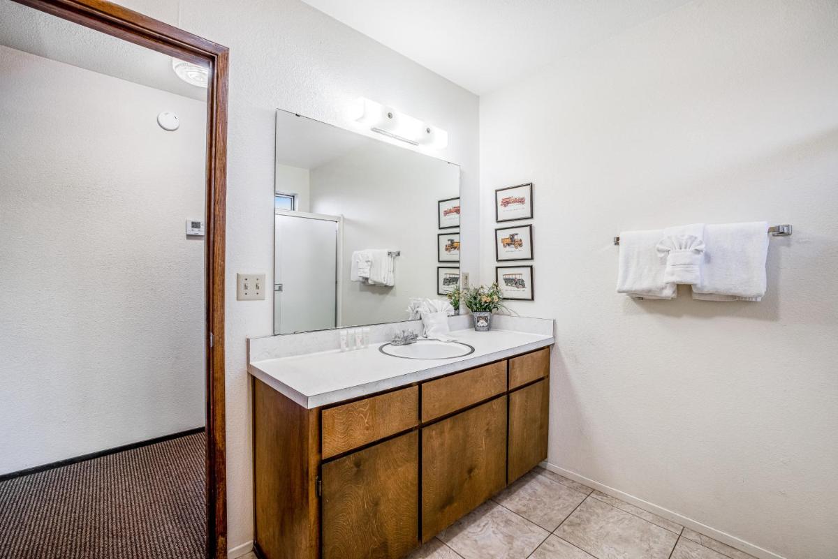 Redwood Escape - Housity