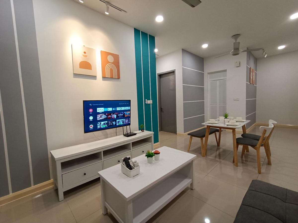 Cozy Sweet Home@D'Pristine@walk to Legoland @2BR 6PAX@Netflix - Housity