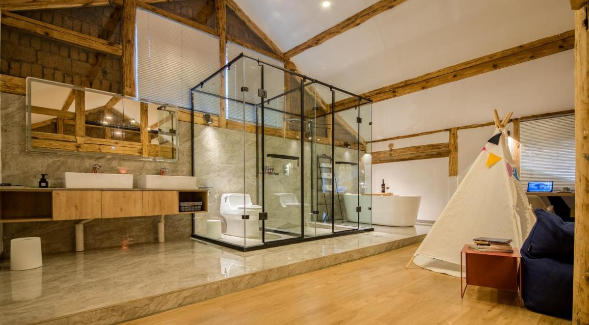 No Flowers Boutique Hostel - Housity