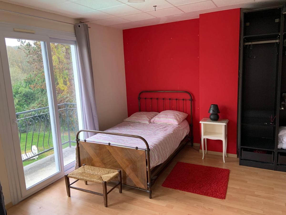 Latresne, Villa Lamothe, 3 chambres au calme au bord de la piste cyclable - Housity