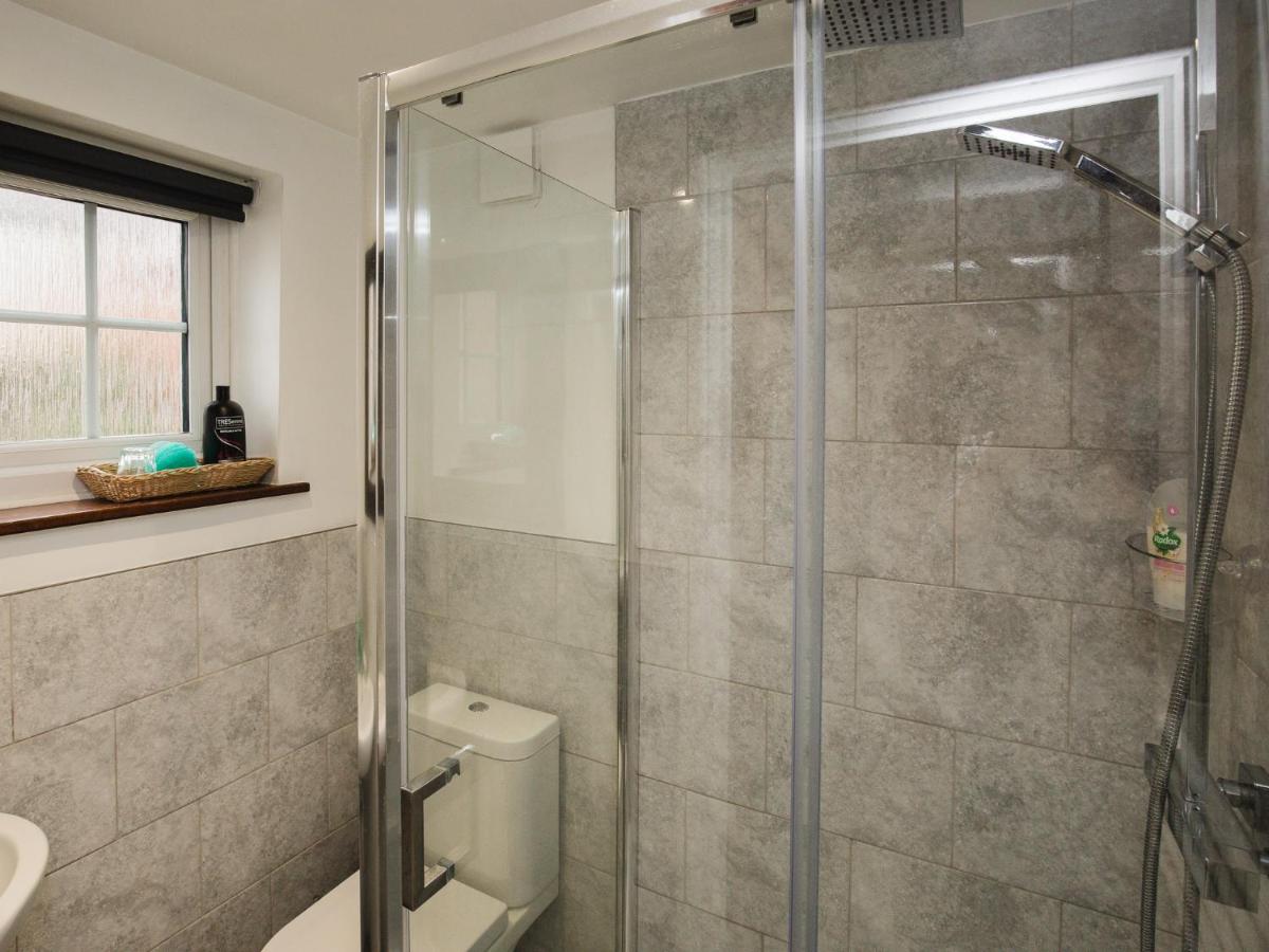 Whippet Cottage - Housity