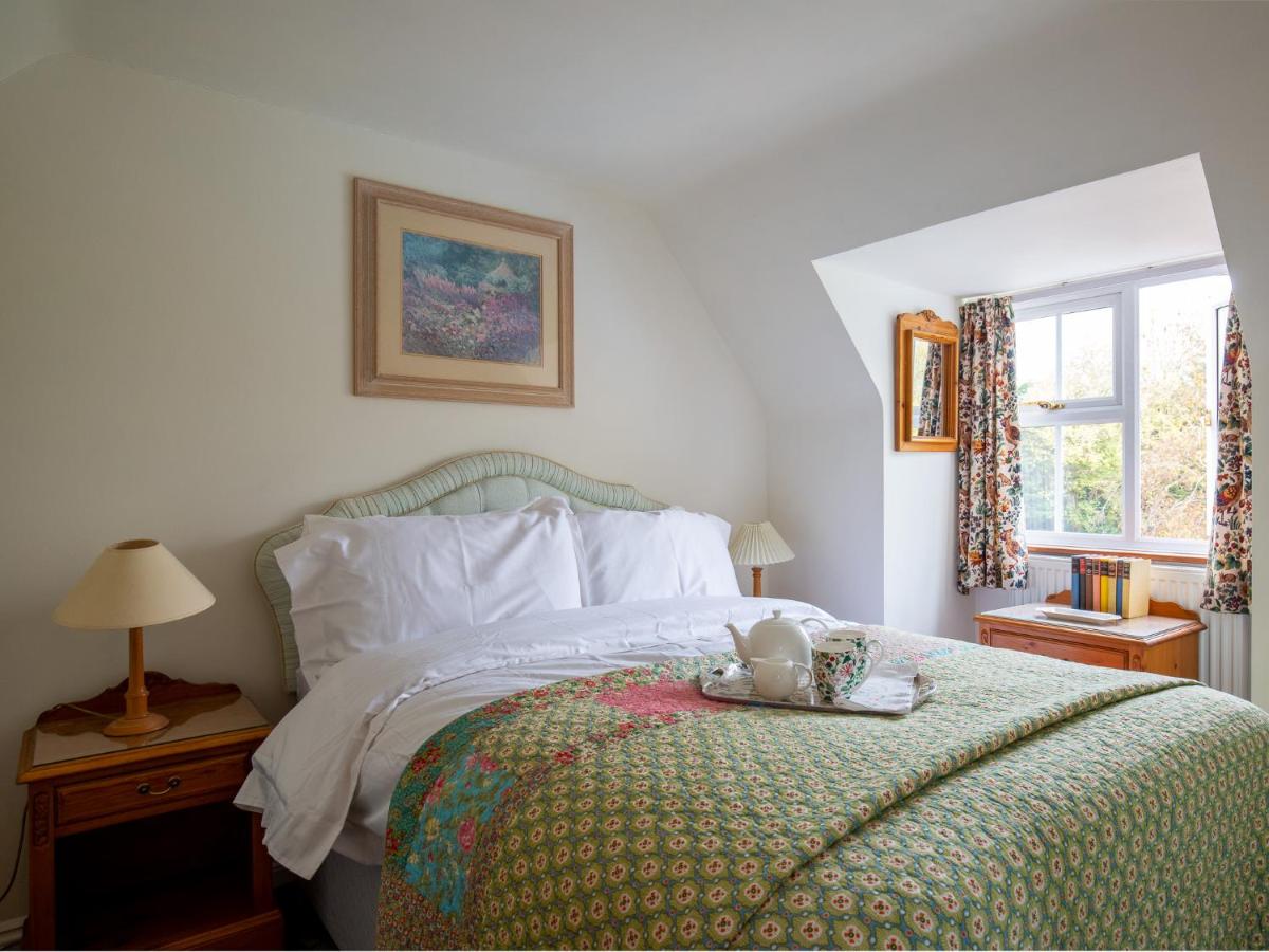 Whippet Cottage - Housity