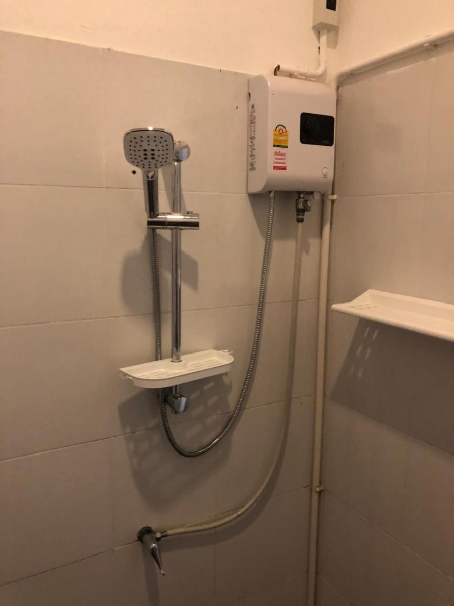 Daisy's 2 bedroom family home for up to 5 guests with garden & BBQ - Housity