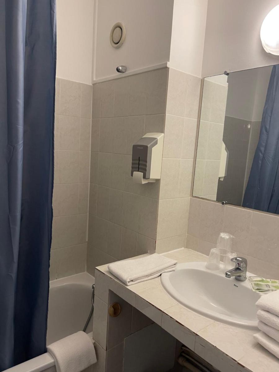 HOTEL LA GARENNE - Housity