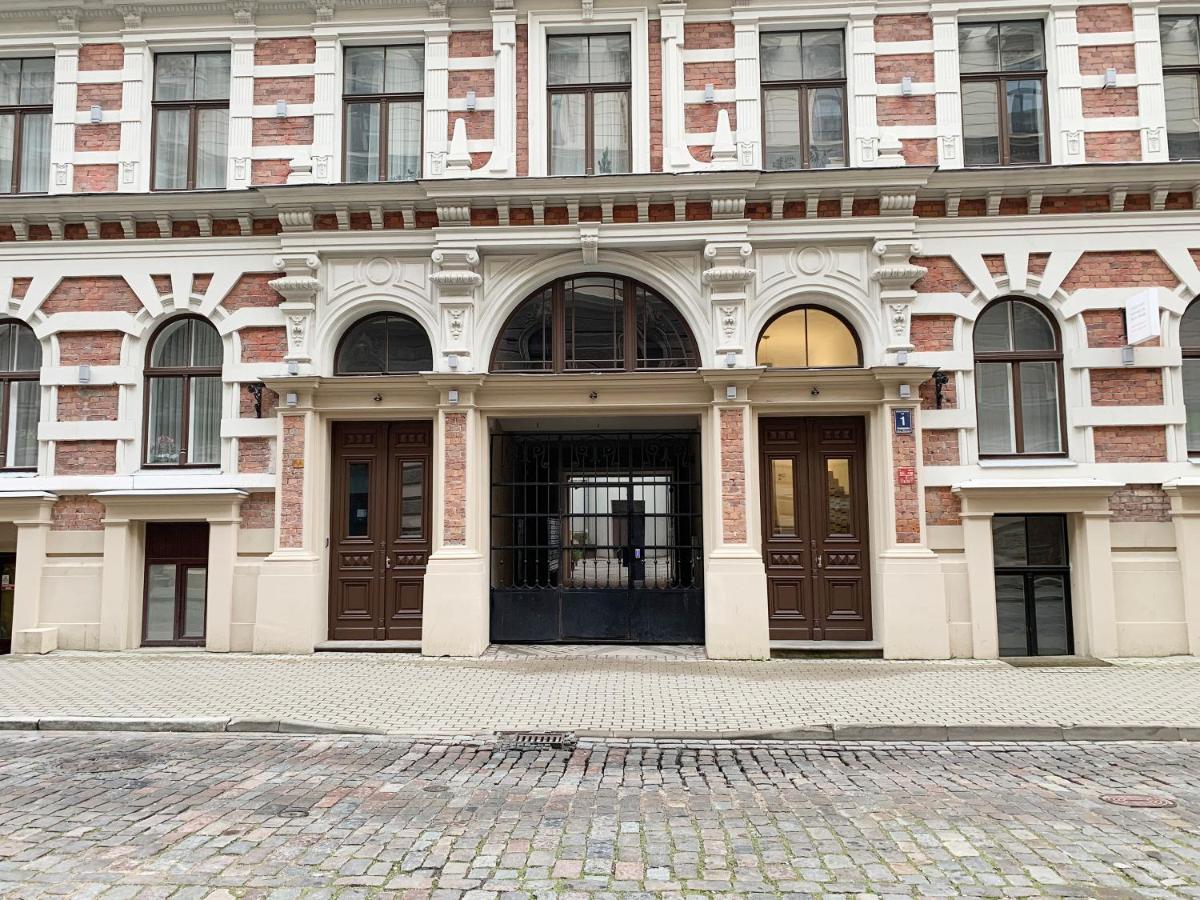 AK Apartment - Housity