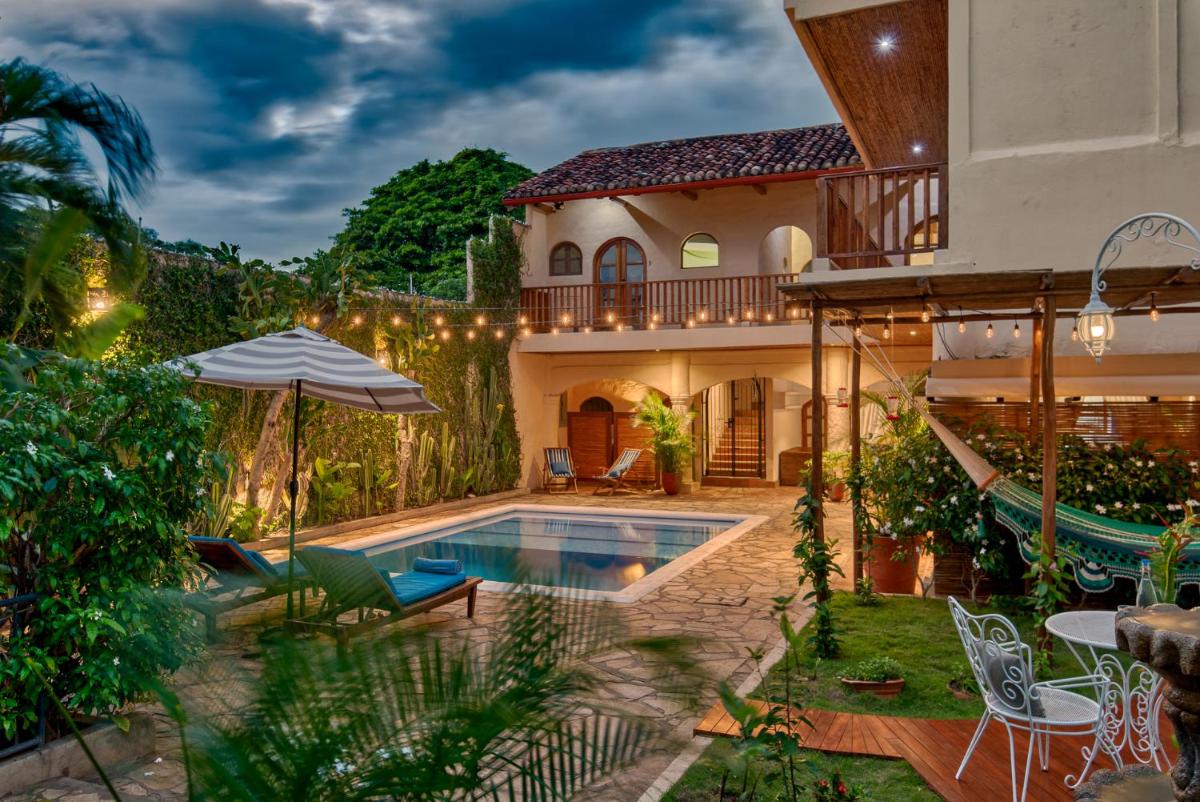 Boutique Hotel Secret Garden Granada - Housity