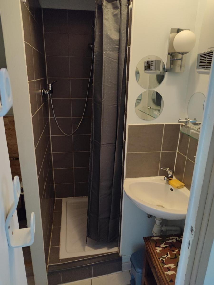 F3, 3 pers - proche centre historique - Housity