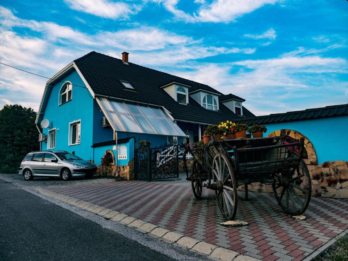 Suitetrails - Kék Lagúna Wellness Apartmanok