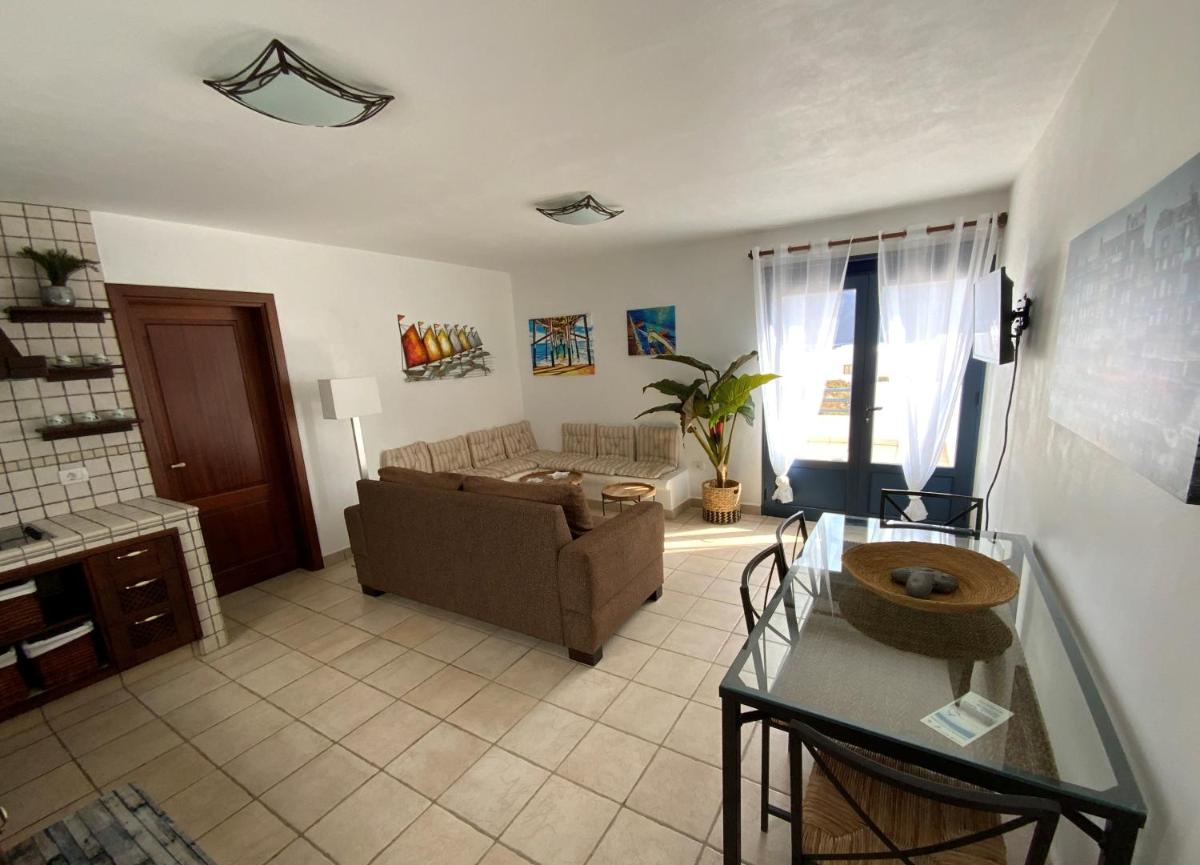 CALIMA Holiday House - Housity