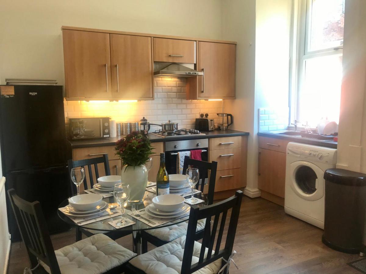 3 bedroom house in Preston close to M6 & M55 - Housity